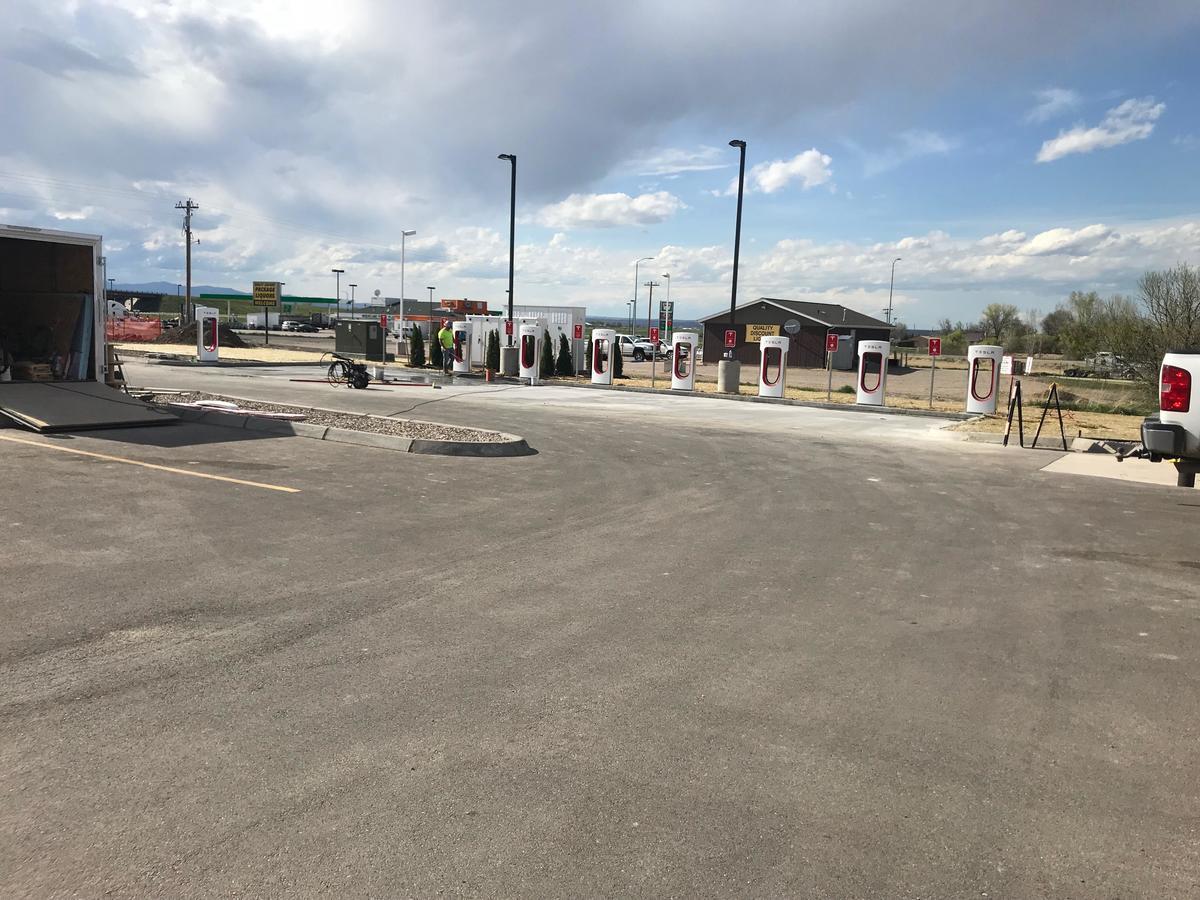 Heartland Inn And Suites Wheatland Exterior photo